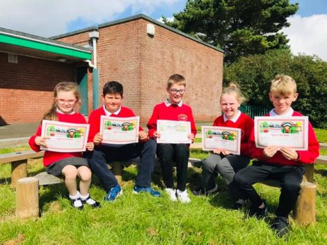 Well done to our hard working pupils of the week, Shanna, Hannah, Paschal, Louis and Andrew! 👏🏻👏🏻 (Missing from photo P1 Amaya)